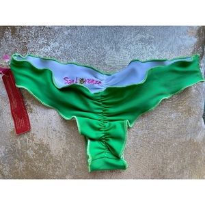 Reversible bikini bottoms
